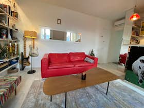 Apartment for rent for €1,920 per month in Paris, Boulevard Voltaire