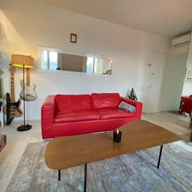 Apartment for rent for €1,920 per month in Paris, Boulevard Voltaire