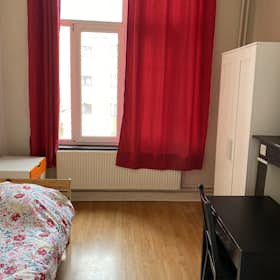 WG-Zimmer for rent for 545 € per month in Brussels, Rue Saint-Christophe