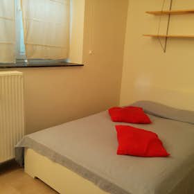 Studio for rent for €830 per month in Brussels, Rue du Beffroi