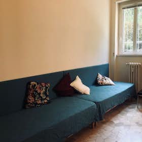 Studio for rent for €810 per month in Milan, Via Pier Candido Decembrio