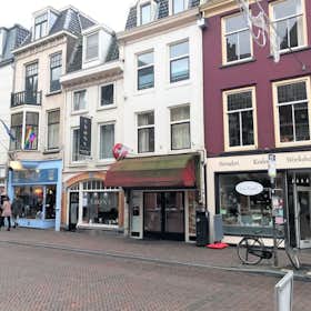 Garsonieră de închiriat pentru 1.295 EUR pe lună în Utrecht, Korte Jansstraat