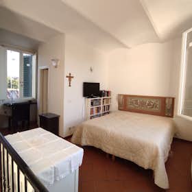 Apartment for rent for €2,000 per month in Florence, Via dei Fossi