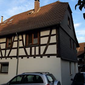 Appartement à louer pour 1 050 €/mois à Frankfurt am Main, Heugasse