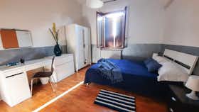 Privé kamer te huur voor € 530 per maand in Bergamo, Via Gianbattista Moroni