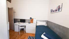 Отдельная комната сдается в аренду за 480 € в месяц в Bergamo, Via Gianbattista Moroni