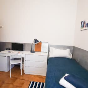 Habitación privada en alquiler por 480 € al mes en Bergamo, Via Gianbattista Moroni
