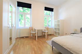 Lägenhet att hyra för 770 € i månaden i Vienna, Lerchenfelder Gürtel