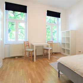 Appartement te huur voor € 770 per maand in Vienna, Lerchenfelder Gürtel
