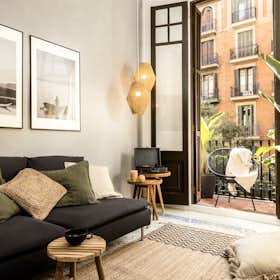 Apartment for rent for €3,238 per month in Barcelona, Carrer de París