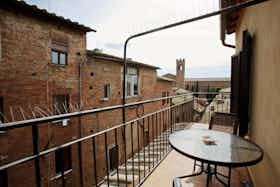 Delat rum att hyra för 570 € i månaden i Siena, Via del Paradiso