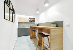 Appartement te huur voor CZK 39.553 per maand in Prague, Strakonická