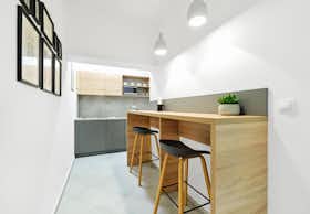 Appartement te huur voor CZK 39.521 per maand in Prague, Strakonická