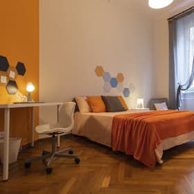 Private room for rent for €570 per month in Turin, Via Stefano Clemente