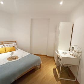 Private room for rent for €480 per month in Madrid, Calle de Bailén
