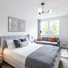 Apartment for rent for €2,400 per month in Berlin, Bismarckstraße