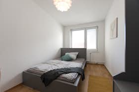 Private room for rent for €700 per month in Berlin, Zwinglistraße