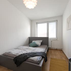 Private room for rent for €700 per month in Berlin, Zwinglistraße