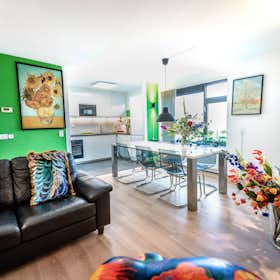 Apartment for rent for €4,395 per month in Capelle aan den IJssel, Bernsteinstraat