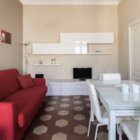 Apartment for rent for €1,900 per month in Milan, Via Pietro Borsieri
