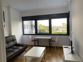 Apartamento en alquiler por 1100 € al mes en Madrid, Calle de Bausa