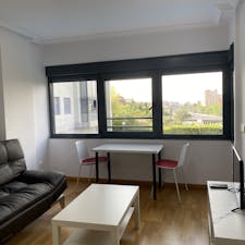 Wohnung for rent for 1.100 € per month in Madrid, Calle de Bausa