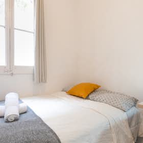Private room for rent for €645 per month in Barcelona, Carrer del Telègraf