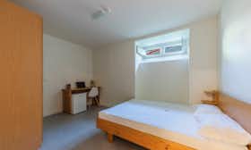 Privé kamer te huur voor € 545 per maand in Coimbra, Rua Diogo Castilho