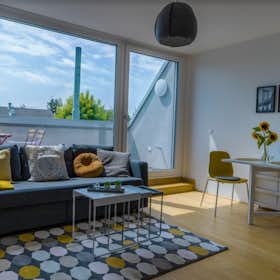 Apartment for rent for €2,995 per month in Vienna, Erzherzog-Karl-Straße