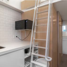 Immeuble for rent for 880 € per month in Lisbon, Travessa de Palma