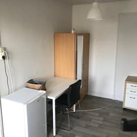 Private room for rent for €700 per month in Rotterdam, Hugo Molenaarstraat