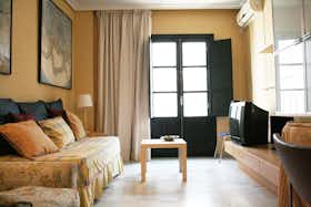 Appartement te huur voor € 920 per maand in Sevilla, Calle Matahacas