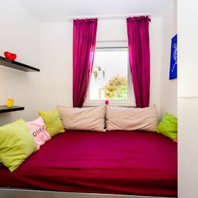 Apartamento para alugar por € 990 por mês em Bonn, Römerstraße