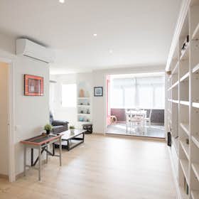 Apartment for rent for €1,464 per month in Barcelona, Avinguda del Paral.lel