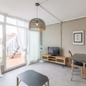 Lägenhet att hyra för 1 900 € i månaden i Barcelona, Carrer del Vallès