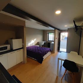 Studio for rent for € 600 per month in Porto, Rua da Nau Vitória