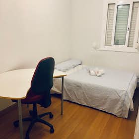 Private room for rent for €450 per month in Barcelona, Carrer de Felip II