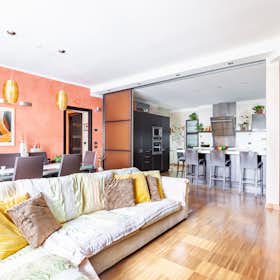 Appartamento for rent for 1.600 € per month in Massa, Via del Patriota