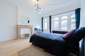 Casa para alugar por € 625 por mês em Charleroi, Boulevard Audent