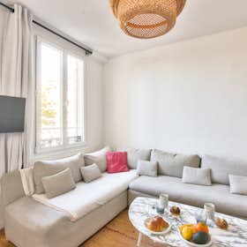 Apartment for rent for €1,520 per month in Paris, Rue Pierre Fontaine