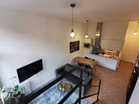 Lägenhet att hyra för 1 400 € i månaden i Rotterdam, Graaf Florisstraat