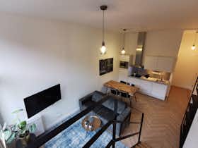 Appartement à louer pour 1 400 €/mois à Rotterdam, Graaf Florisstraat