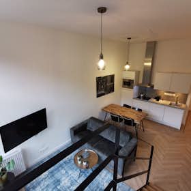 公寓 正在以 €1,400 的月租出租，其位于 Rotterdam, Graaf Florisstraat