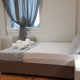 Private room for rent for €380 per month in Athens, Katsantoni