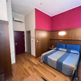 Studio for rent for €1,600 per month in Turin, Via Susa
