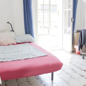 Private room for rent for €355 per month in Sevilla, Avenida Menéndez Pelayo