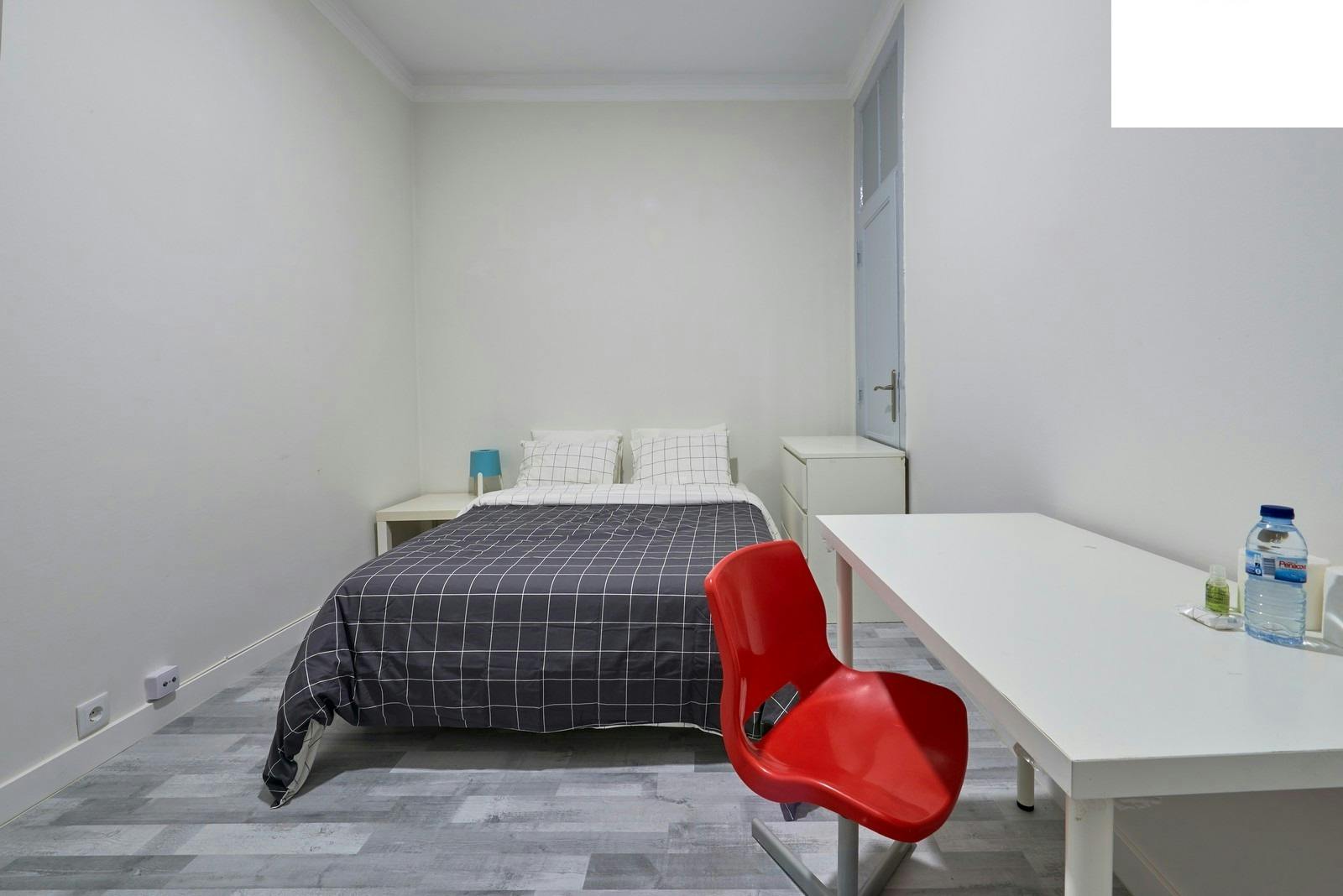 Quarto privado para alugar por € 450 por mês em Lisbon, Rua Barão de Sabrosa