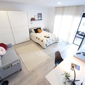 Private room for rent for €575 per month in Bilbao, Pérez Galdós kalea