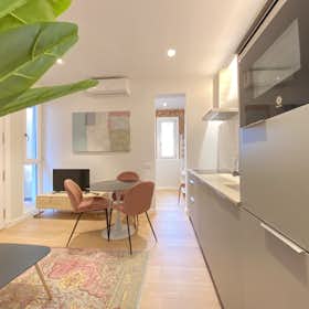 Studio for rent for €1,979 per month in Madrid, Calle del Águila