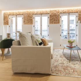 Apartment for rent for €2,802 per month in Madrid, Calle del Águila